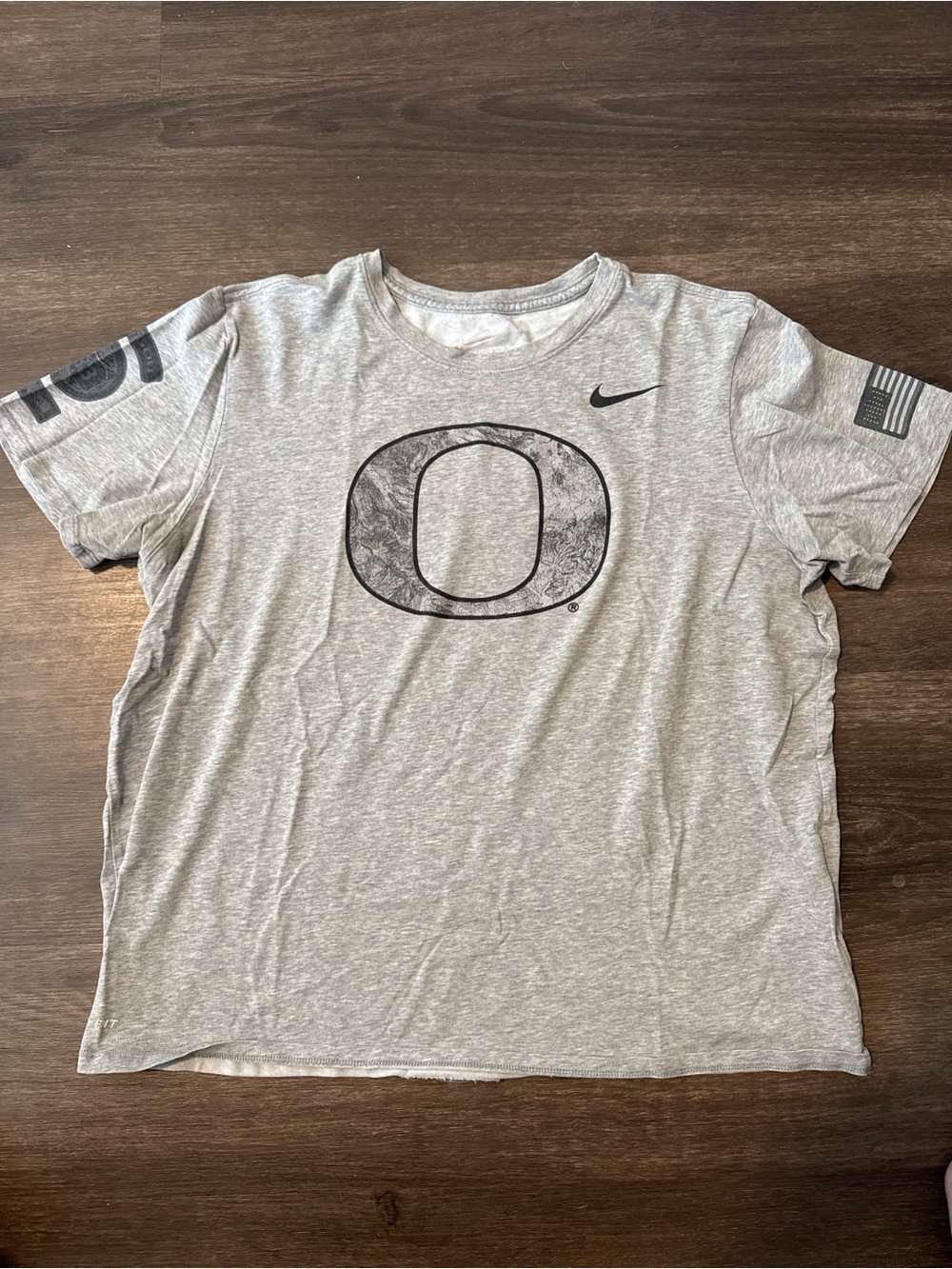 Nike Gray Short Sleeve T-Shirt with Oregon O Logo